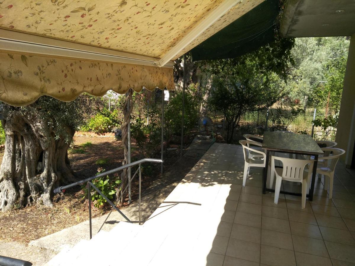 Lefkas House With Garden Villa Tsoukaladhes Exterior photo