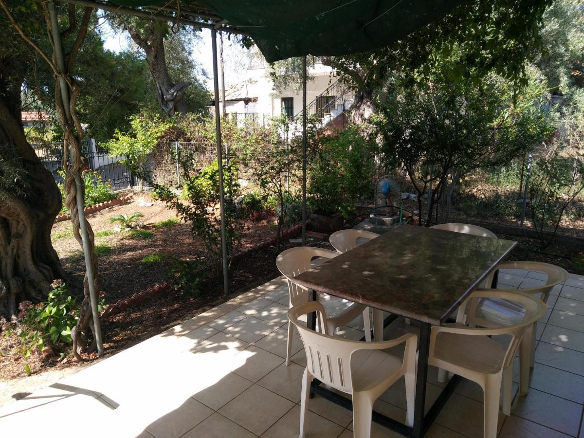 Lefkas House With Garden Villa Tsoukaladhes Exterior photo