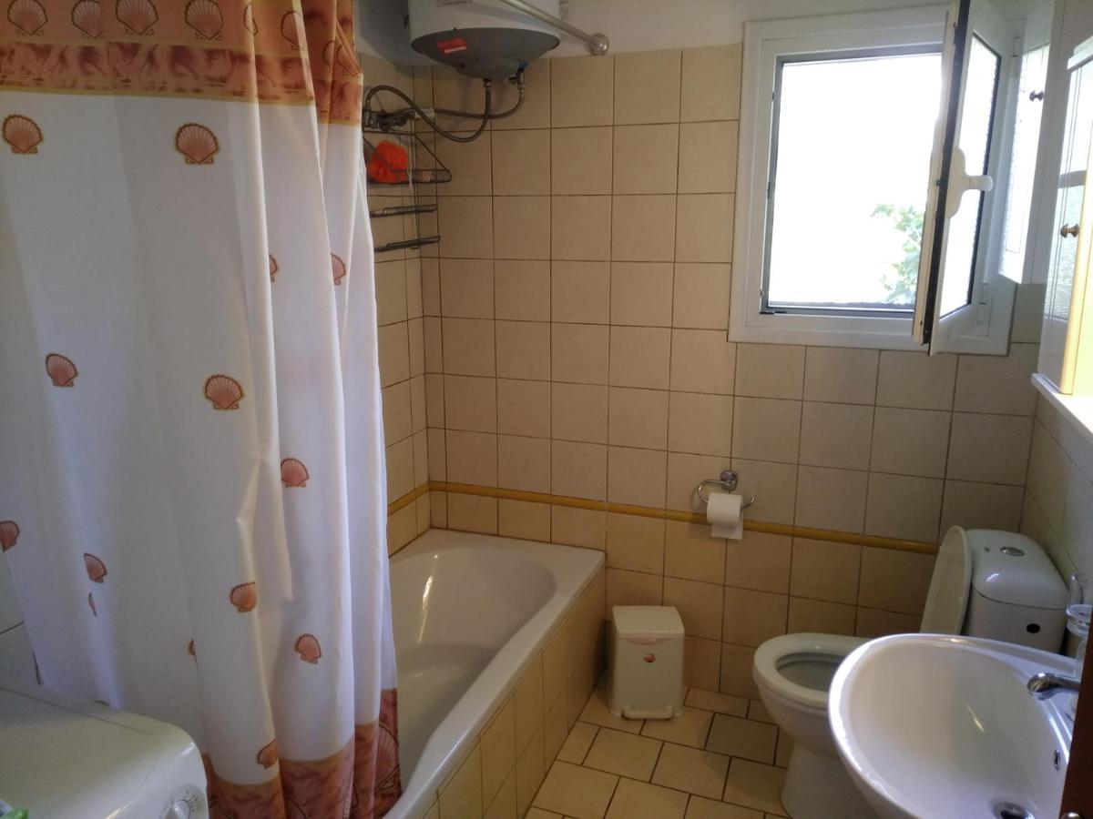 Lefkas House With Garden Villa Tsoukaladhes Exterior photo
