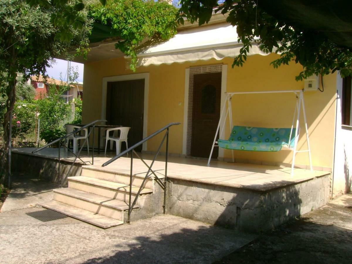Lefkas House With Garden Villa Tsoukaladhes Exterior photo